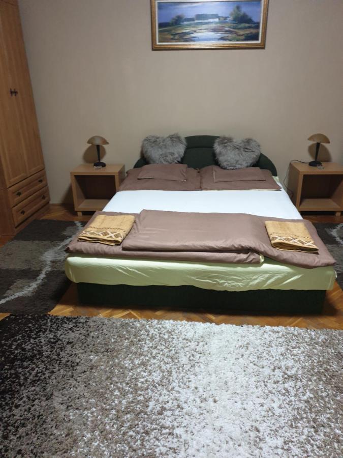 Izisz 데브레첸 외부 사진